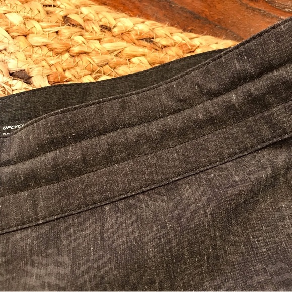 🌊VISSLA Board Shorts/Swim Trunks - Picture 5 of 11